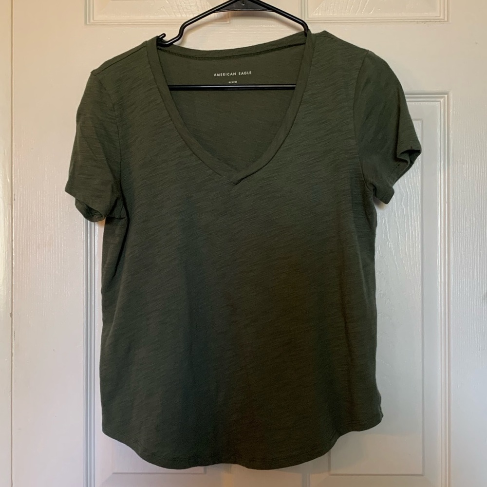 Aeo tee